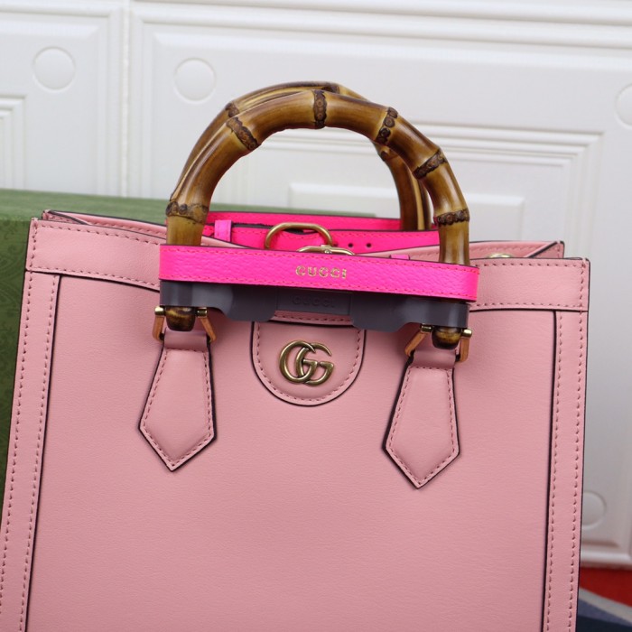 Handbag  Gucci   660195  size  27*24*11  cm