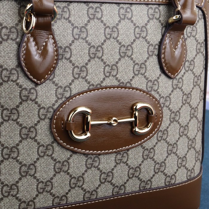 Handbag  Gucci  621220   size  25X24X9 cm