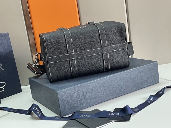 Handbag   Dior   93337  size 26 x 16x 14.5  cm