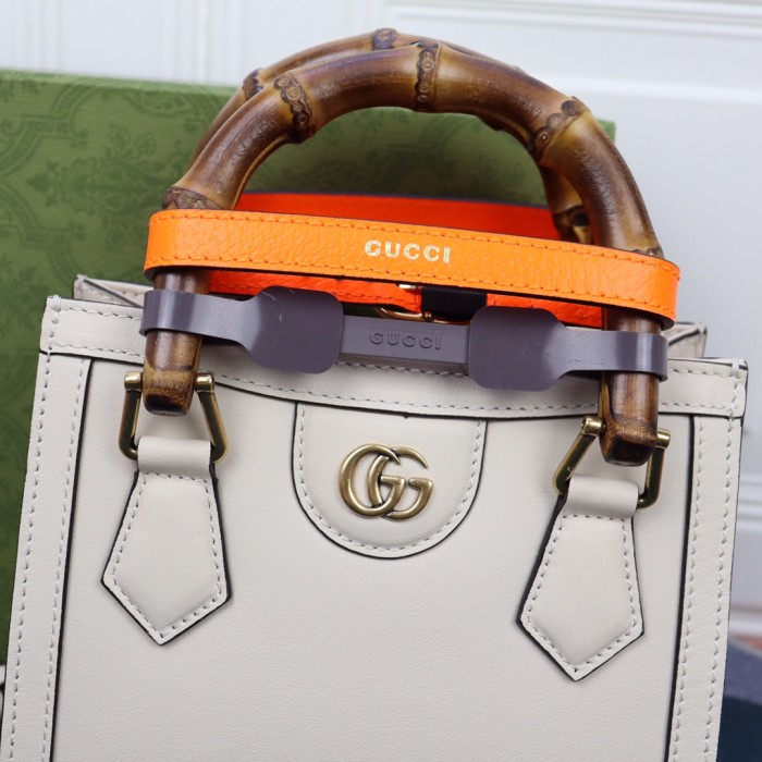 Handbag  Gucci 655661  size  20X16X10 cm