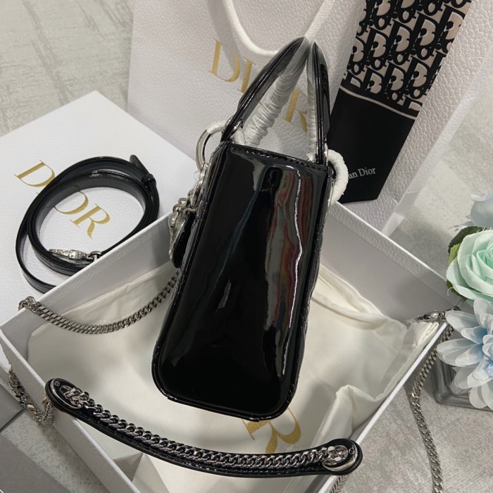 Handbag   Dior  6603  size  17 cm