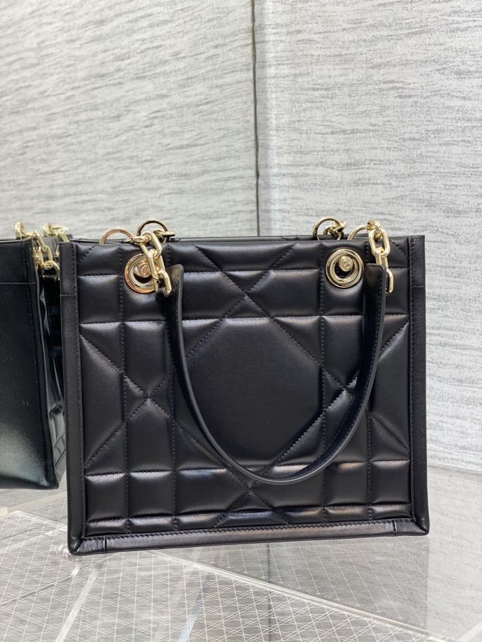 Handbag   Dior  size 36.5*28*17 cm