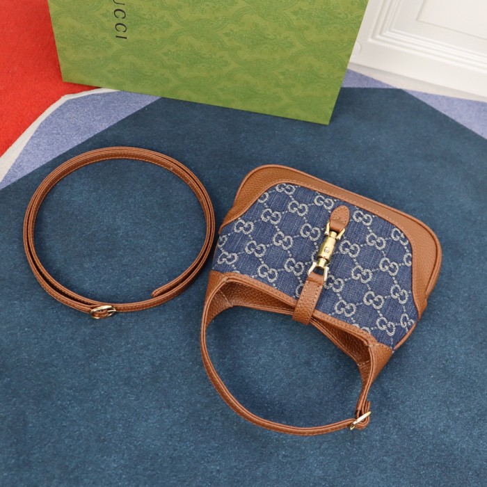 Handbag  Gucci  637092  size  19*13*3 cm