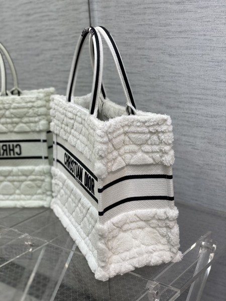 Handbag   Dior  size   36*18*28 cm