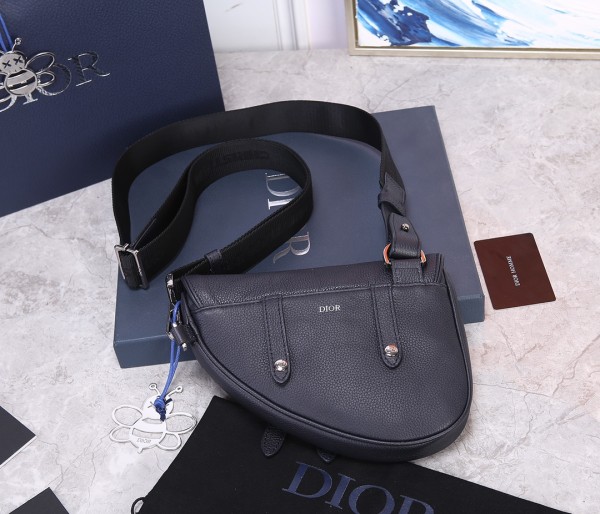 Handbag   Dior  93317  size  21*16*3   cm