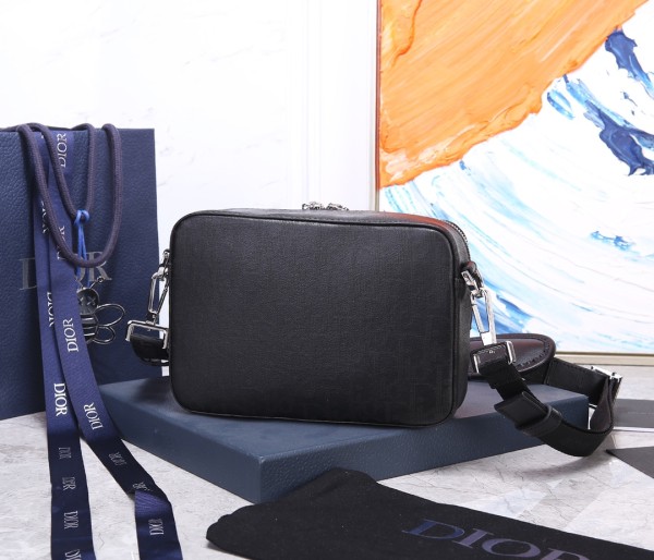  Handbag   Dior  93307  size  22*15*6  cm