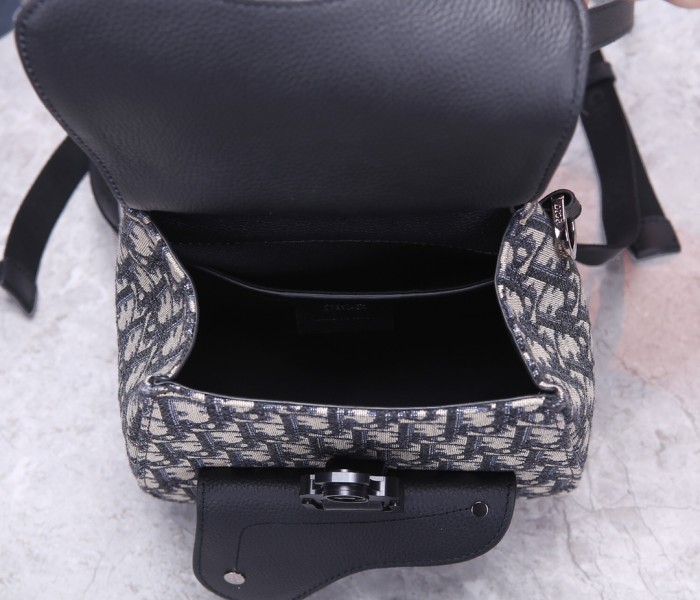 Handbag   Dior  93313  size  19x27.5x11.5 cm