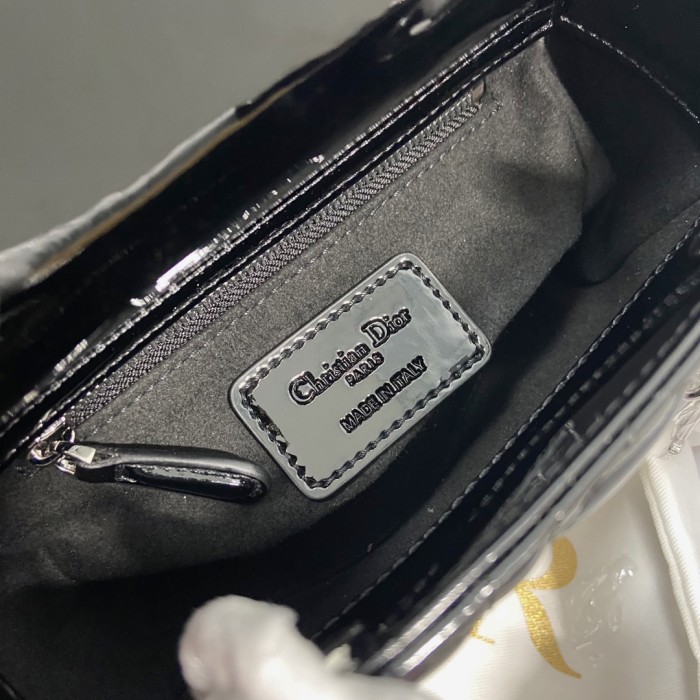 Handbag   Dior  6603  size  17 cm