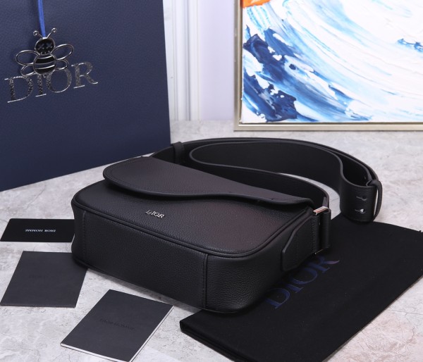 Handbag   Dior  93322  size  23 x 18 x 6  cm