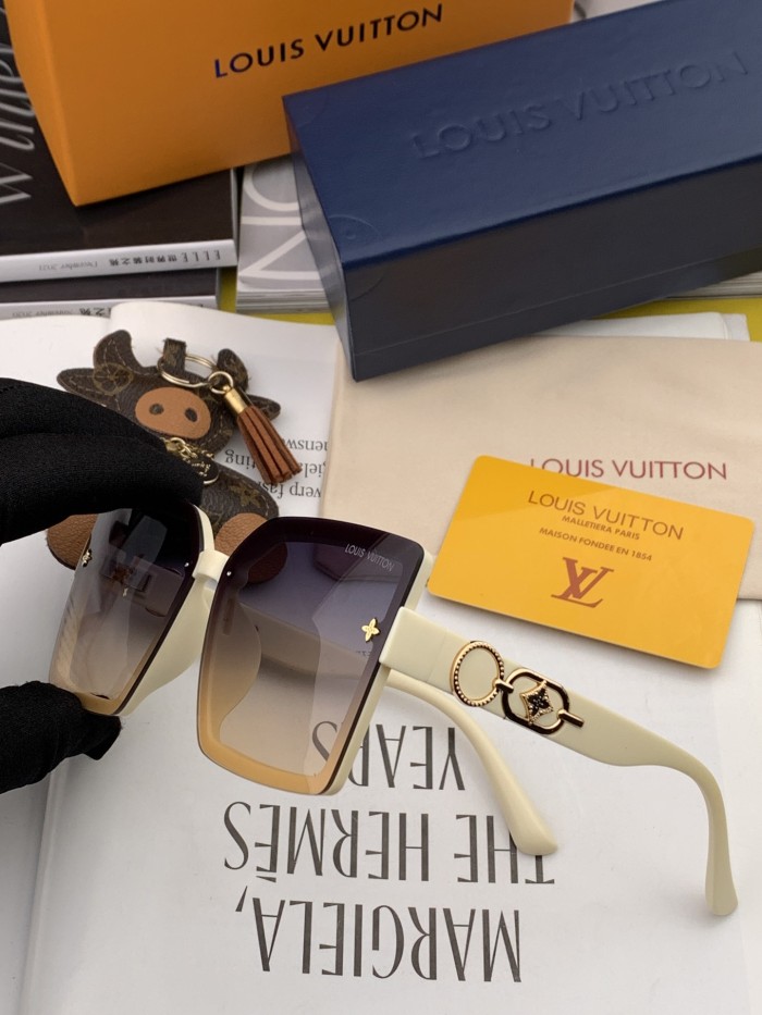 Sunglasses Louis Vuitton L7805