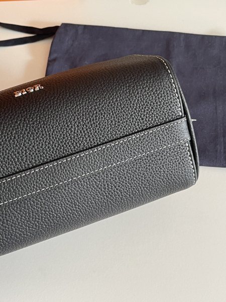 Handbag   Dior  93336  size  22 x 10.5x 12.5  cm