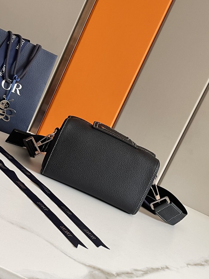 Handbag   Dior  93336  size  22 x 10.5x 12.5  cm