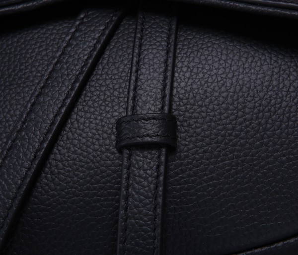 Handbag   Dior   CD93305  size  20x28.6x5 cm