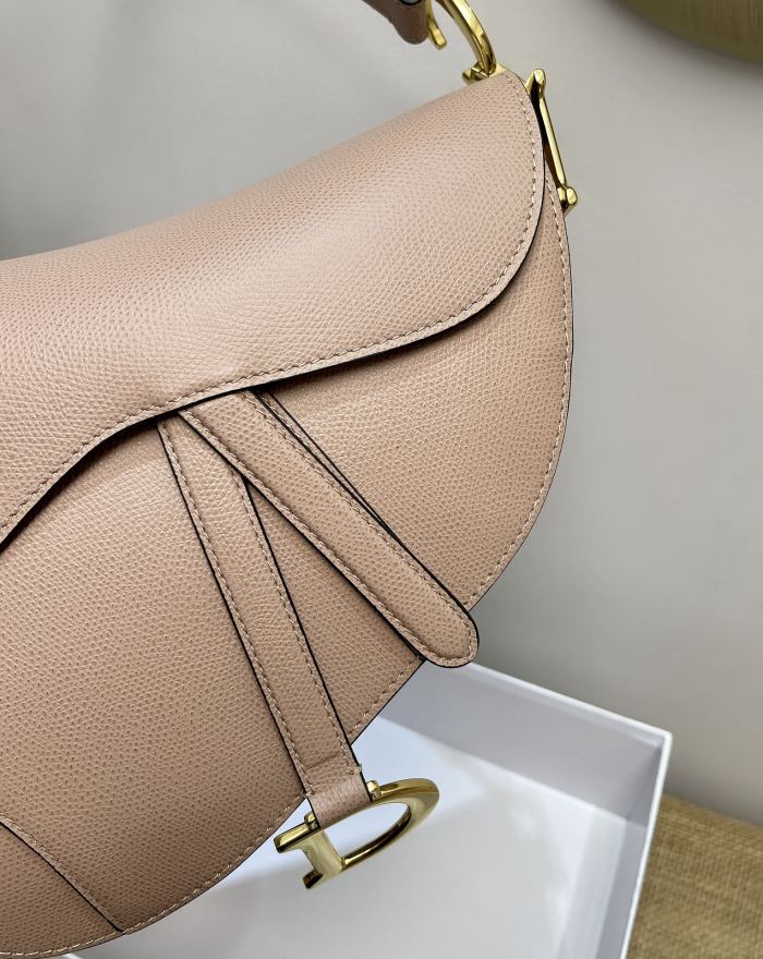 Handbag   Dior   size  25.5 x 20 x 6.5  cm