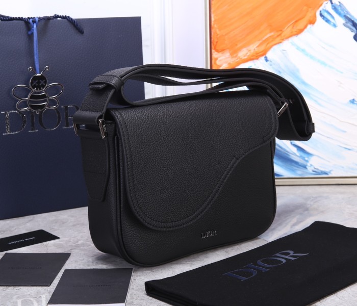 Handbag   Dior  93322  size  23 x 18 x 6  cm