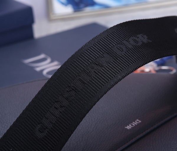 Handbag   Dior  93305  size  26*19*4.5 cm