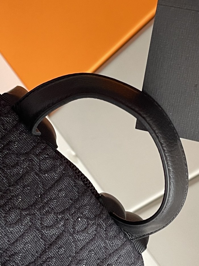 Handbag   Dior  93328  size  30x15x42 cm