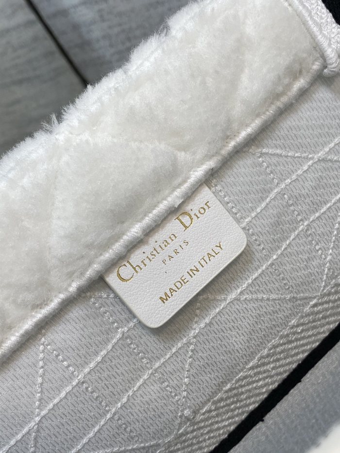 Handbag   Dior  size   36*18*28 cm