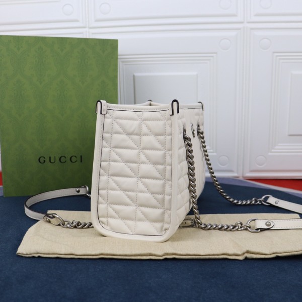 Handbag  Gucci 681483  size  26.5X19X11 cm