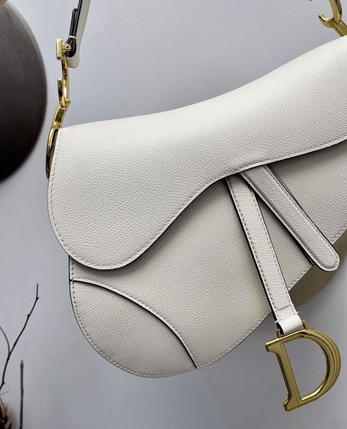 Handbag   Dior  size  25.5 x 20 x 6.5  cm