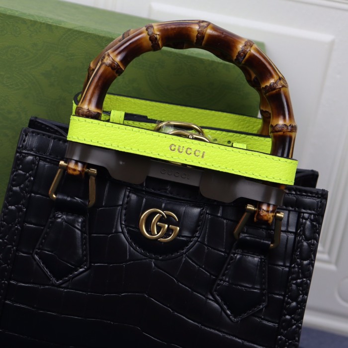 Handbag  Gucci  655661  size  20*16*10  cm