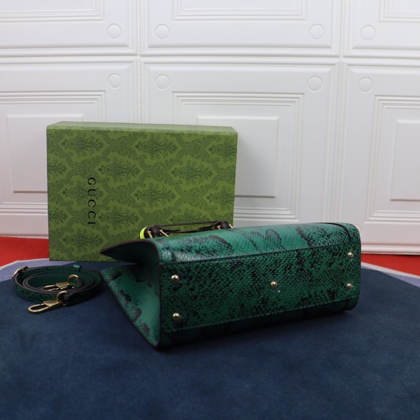 Handbag  Gucci    660195  size  27*24*11  cm