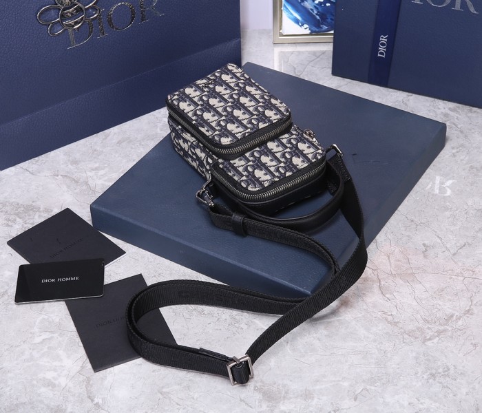  Handbag   Dior  93326  size  10*17*5   cm