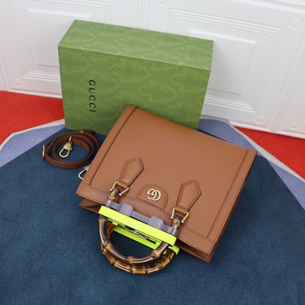 Handbag  Gucci   660195  size  27*24*11 cm