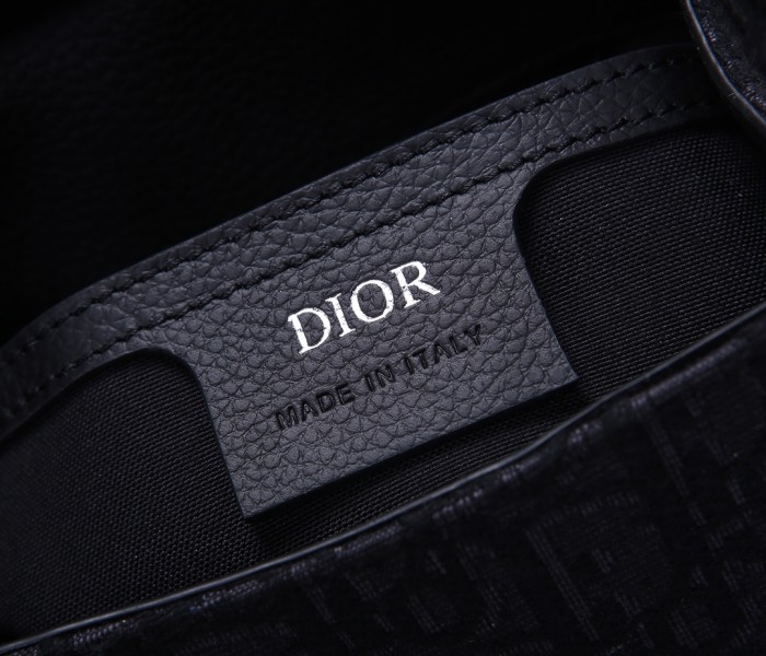 Handbag   Dior  93313  size 19x27.5x11.5 cm