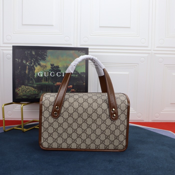 Handbag  Gucci   627323  size  27.5X17.5X11 cm
