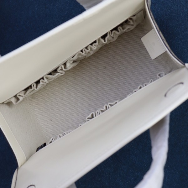 Handbag  Gucci  size  627323  size  27.5X17.5X11 cm