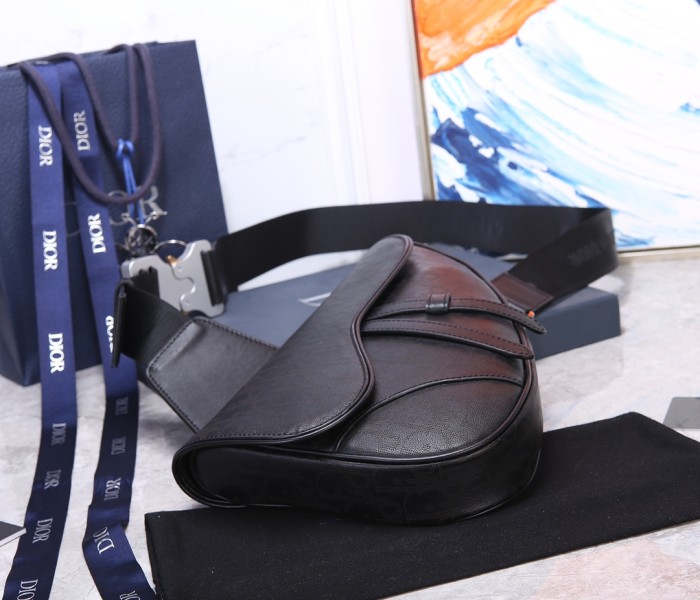 Handbag   Dior  93305  size  26*19*4.5  cm