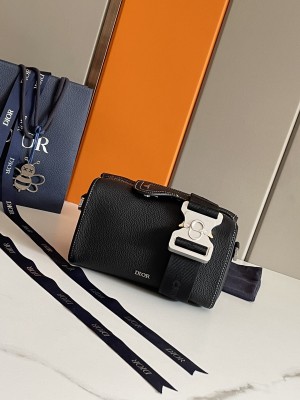 Handbag   Dior  93336  size  22 x 10.5x 12.5  cm