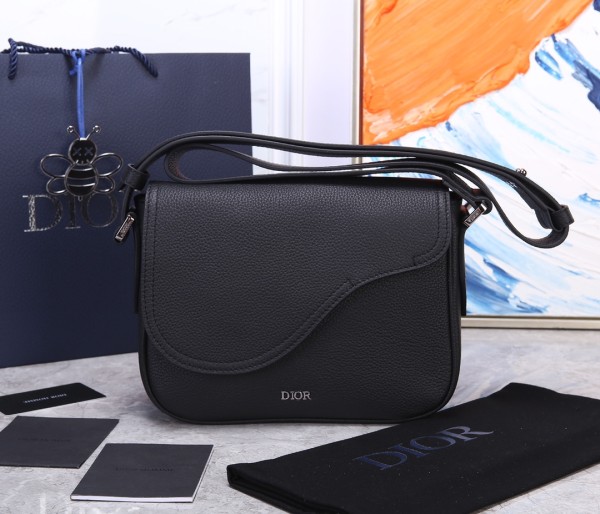 Handbag   Dior  93322  size  23 x 18 x 6  cm