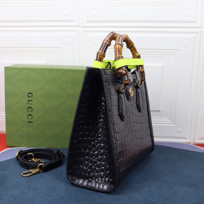 Handbag  Gucci  660195  size  27*24*11  cm