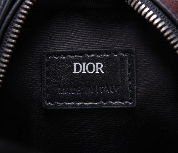  Handbag   Dior  93326  size  10*17*5   cm