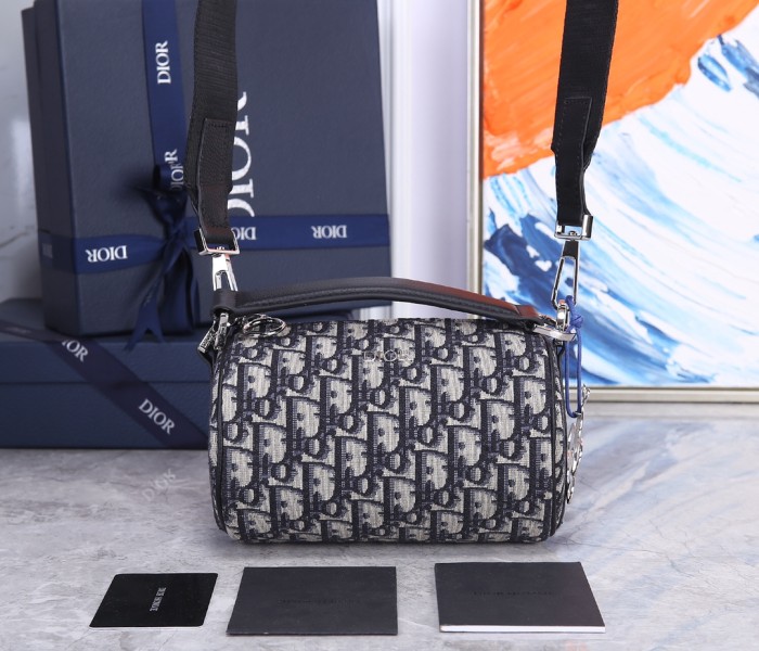  Handbag   Dior  93312  size  17*11  cm