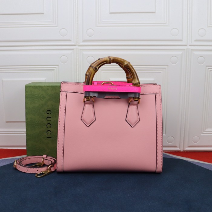 Handbag  Gucci   660195  size  27*24*11  cm