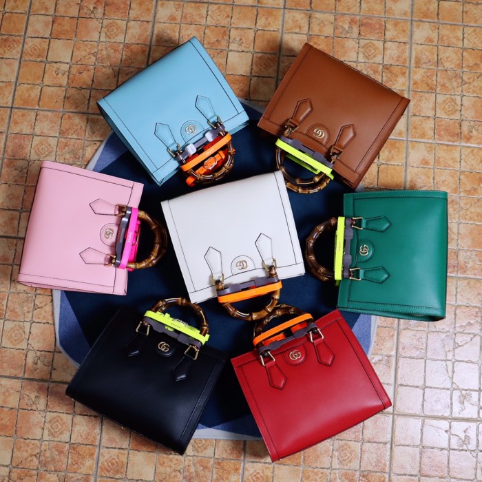 Handbag  Gucci   660195  size  27*24*11  cm