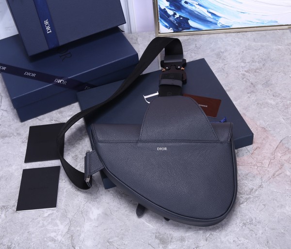 Handbag   Dior  93305  size  26*19*4.5 cm