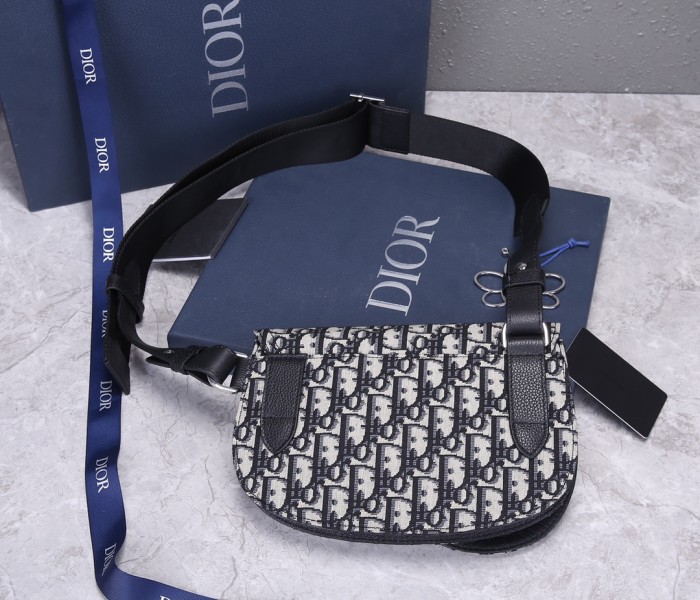 Handbag   Dior  1ADPO095  size  24*17.5*3 cm