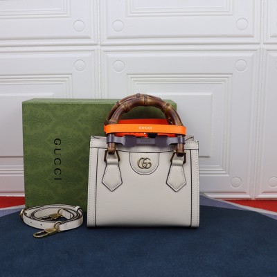 Handbag  Gucci 655661  size  20X16X10 cm