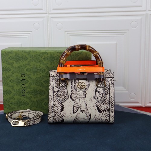 Handbag  Gucci   655661  size 20*16*10  cm