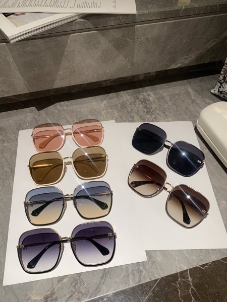 sunglasses Miu Miu MODEL:SMU67G SIZE：62 18-140