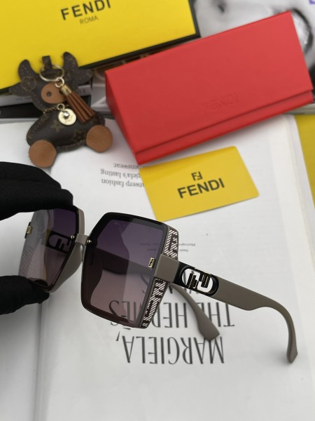Sunglasses Fendi FD1772