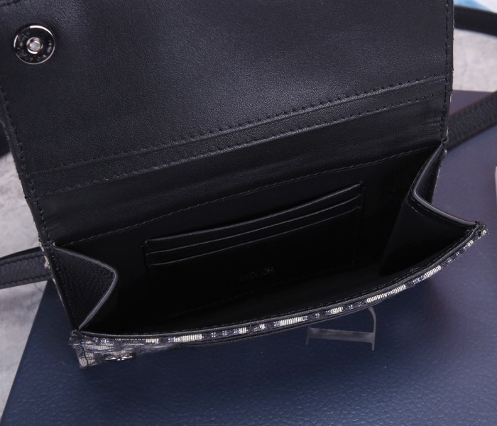 Handbag   Dior  HZ832001  size  18/10/3 cm