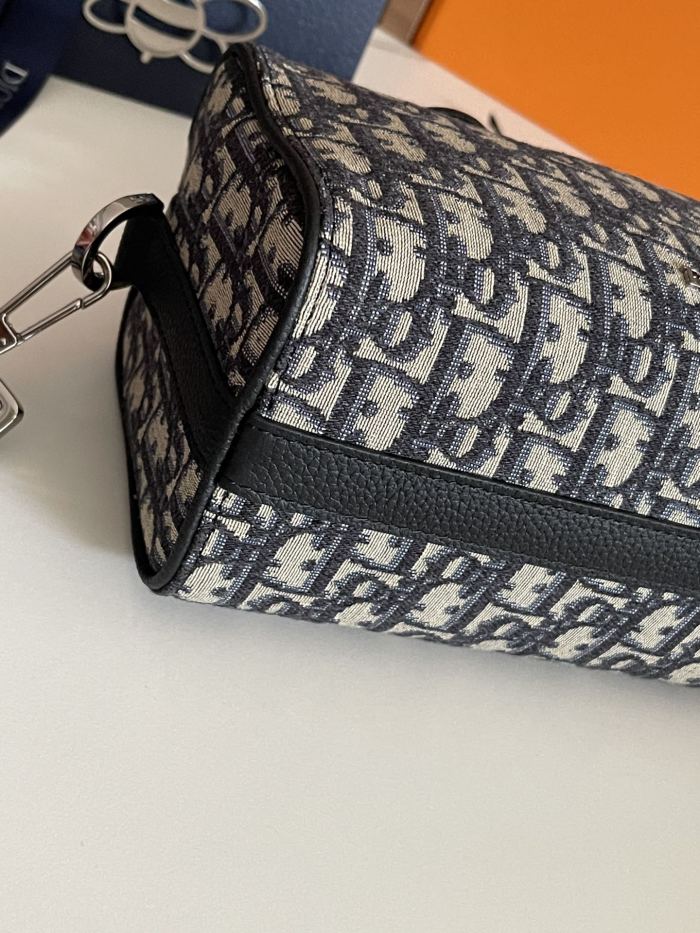 Handbag   Dior  93335  size  22 x 10.5x 12.5  cm