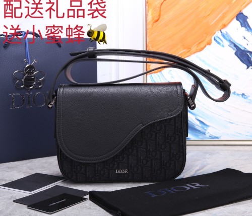 Handbag   Dior 93322  size 23 x 18 x 6  cm