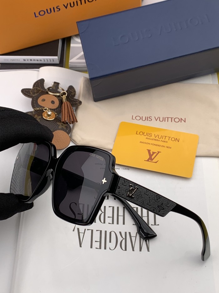 Sunglasses Louis Vuitton L2805
