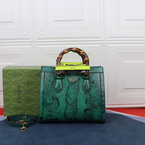 Handbag  Gucci    660195  size  27*24*11  cm